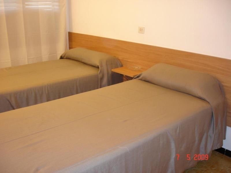 Hostal Can Blanco Sarrià de Ter Exterior foto