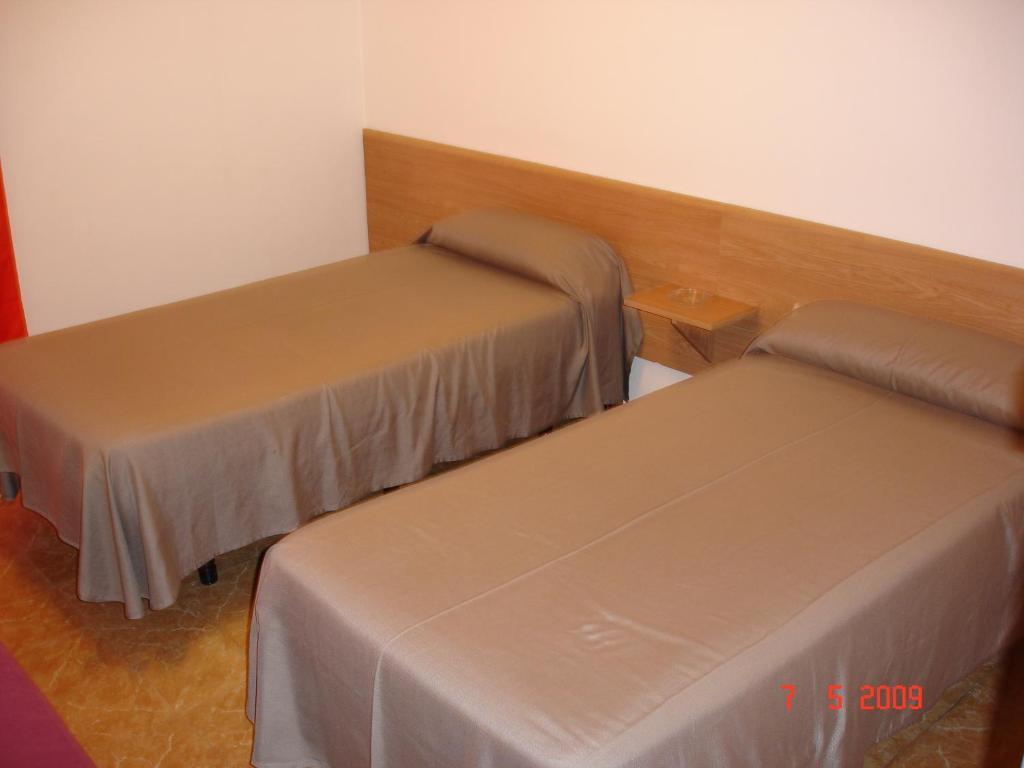 Hostal Can Blanco Sarrià de Ter Exterior foto
